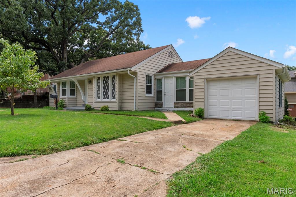2nd image of 907 Edgar Rd, Saint Louis, MO 63119 | MLS# MIS26051735