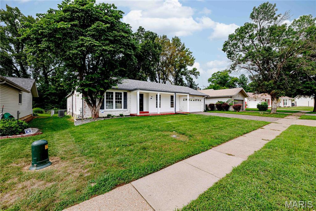 2nd image of 3464 Woodpath Dr, Florissant, MO 63031 | MLS# MIS26051801