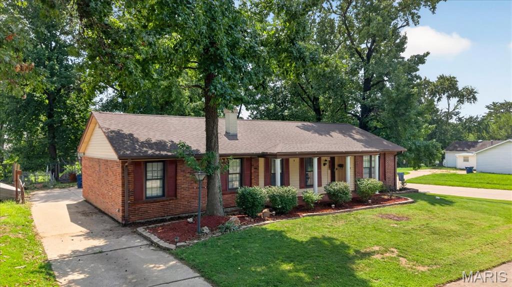 5th image of 3608 Whispering Woods Dr, Florissant, MO 63031 | MLS# MIS26051821