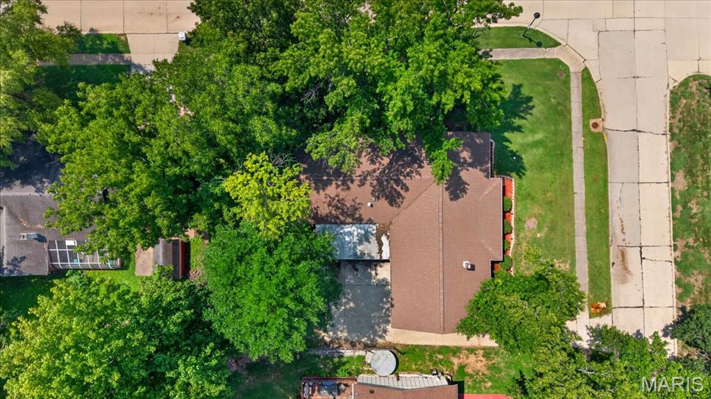 38th image of 3608 Whispering Woods Dr, Florissant, MO 63031 | MLS# MIS26051821