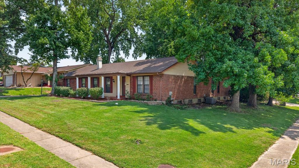 4th image of 3608 Whispering Woods Dr, Florissant, MO 63031 | MLS# MIS26051821