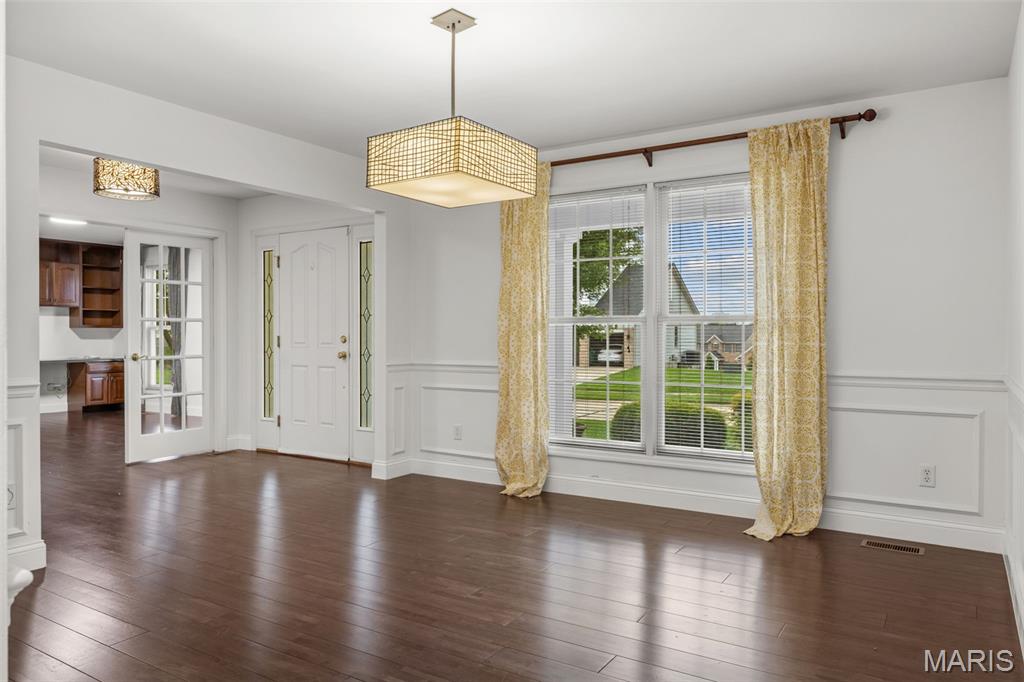 3rd image of 4734 Briarcroft Dr, Saint Charles, MO 63304 | MLS# MIS26051831