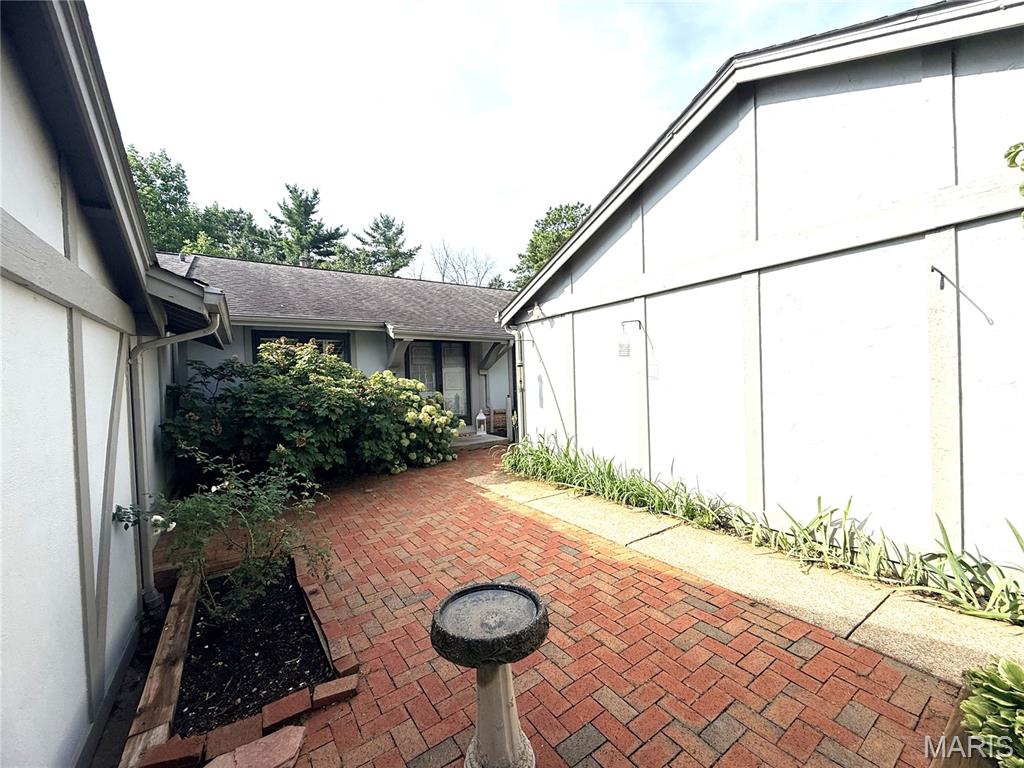 3rd image of 13720 Mason Green Ct, Ballwin, MO 63011 | MLS# MIS26051845