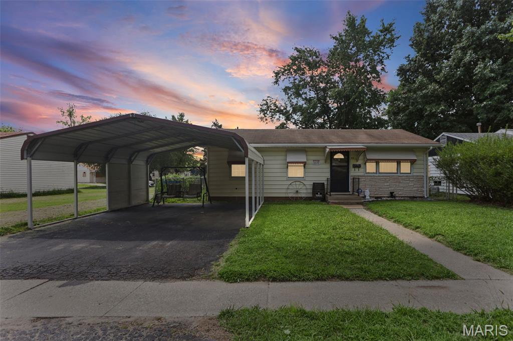 2nd image of 62 David St, East Saint Louis, IL 62206 | MLS# MIS26051961