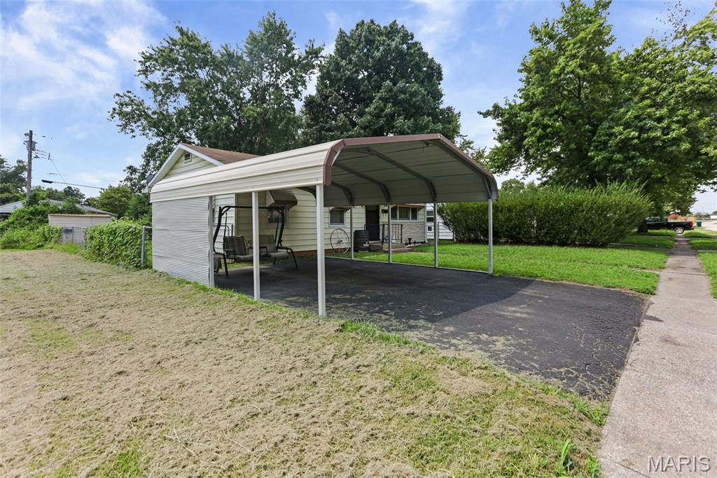 3rd image of 62 David St, East Saint Louis, IL 62206 | MLS# MIS26051961