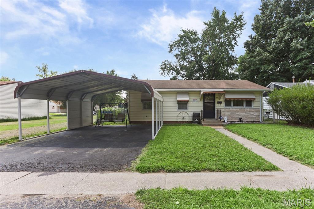 1st image of 62 David St, East Saint Louis, IL 62206 | MLS# MIS26051961