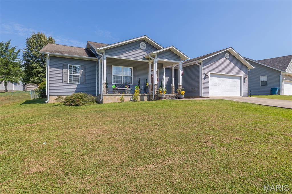 1st image of 324 Murfield Dr, Poplar Bluff, MO 63901 | MLS# MIS26052016