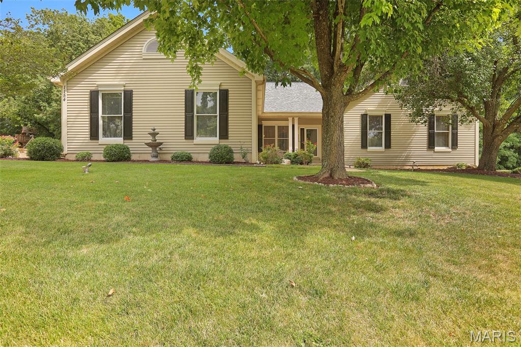 2nd image of 1154 S Charlemagne Dr, Lake Saint Louis, MO 63367 | MLS# MIS26052057