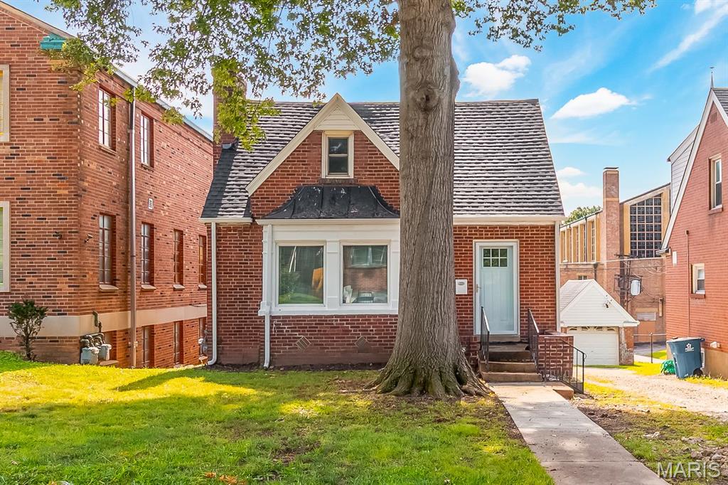 1st image of 3808 Colonial Ave, Saint Louis, MO 63121 | MLS# MIS26052067