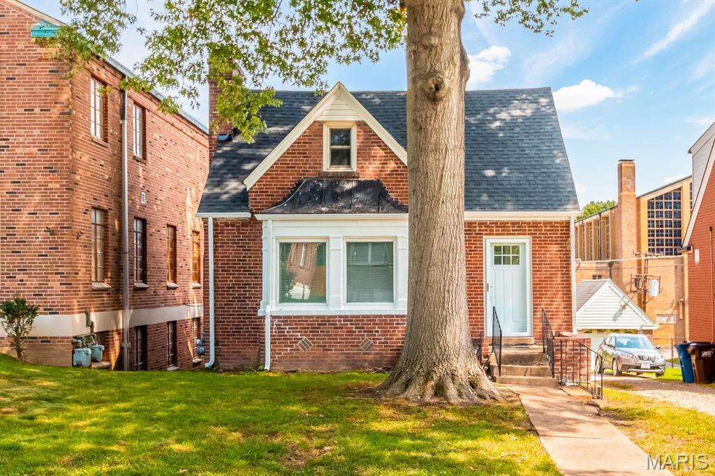 2nd image of 3808 Colonial Ave, Saint Louis, MO 63121 | MLS# MIS26052067