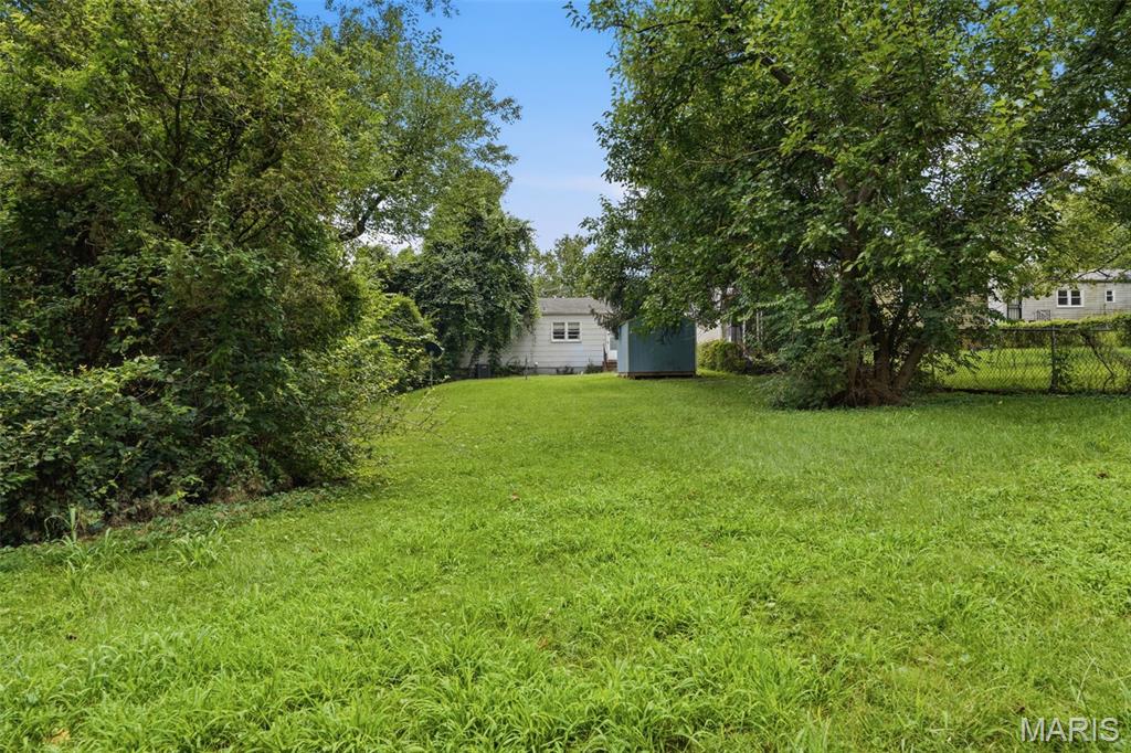 12th image of 7415 Castro Dr, Saint Louis, MO 63135 | MLS# MIS26052072