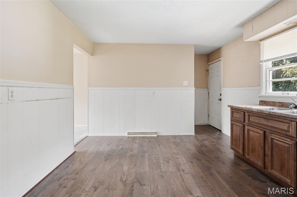 3rd image of 7415 Castro Dr, Saint Louis, MO 63135 | MLS# MIS26052072