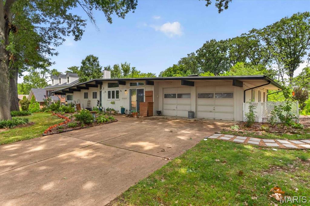 2nd image of 11615 Serama Dr, Saint Louis, MO 63131 | MLS# MIS26052112