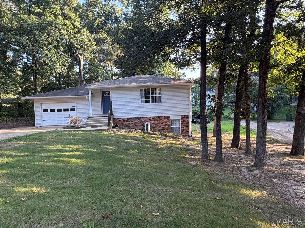 1st image of 1609 Sylvan Dr, Poplar Bluff, MO 63901 | MLS# MIS26052116