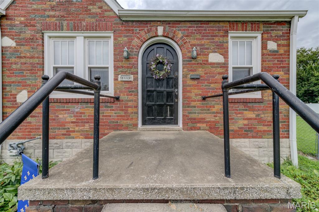 2nd image of 2009 N 3rd St, Saint Charles, MO 63301 | MLS# MIS26052136
