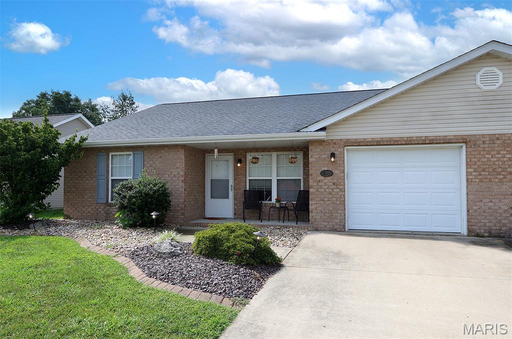 1st image of 672 W 1st St W, Aviston, IL 62216 | MLS# MIS26052148