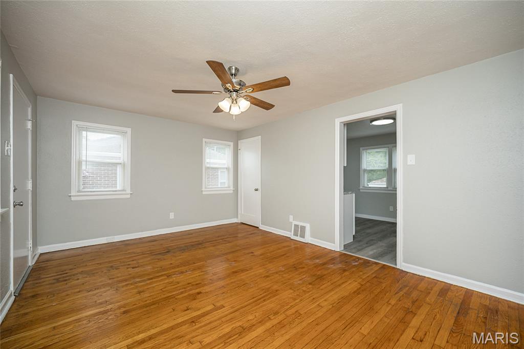 3rd image of 423 Warford Ave, Saint Louis, MO 63135 | MLS# MIS26052154