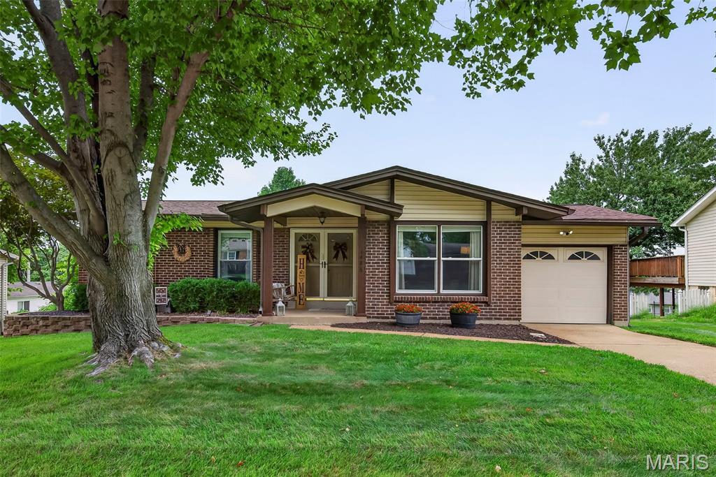 2nd image of 1486 El Camino Dr, Florissant, MO 63031 | MLS# MIS26052166