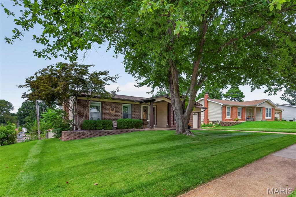 3rd image of 1486 El Camino Dr, Florissant, MO 63031 | MLS# MIS26052166