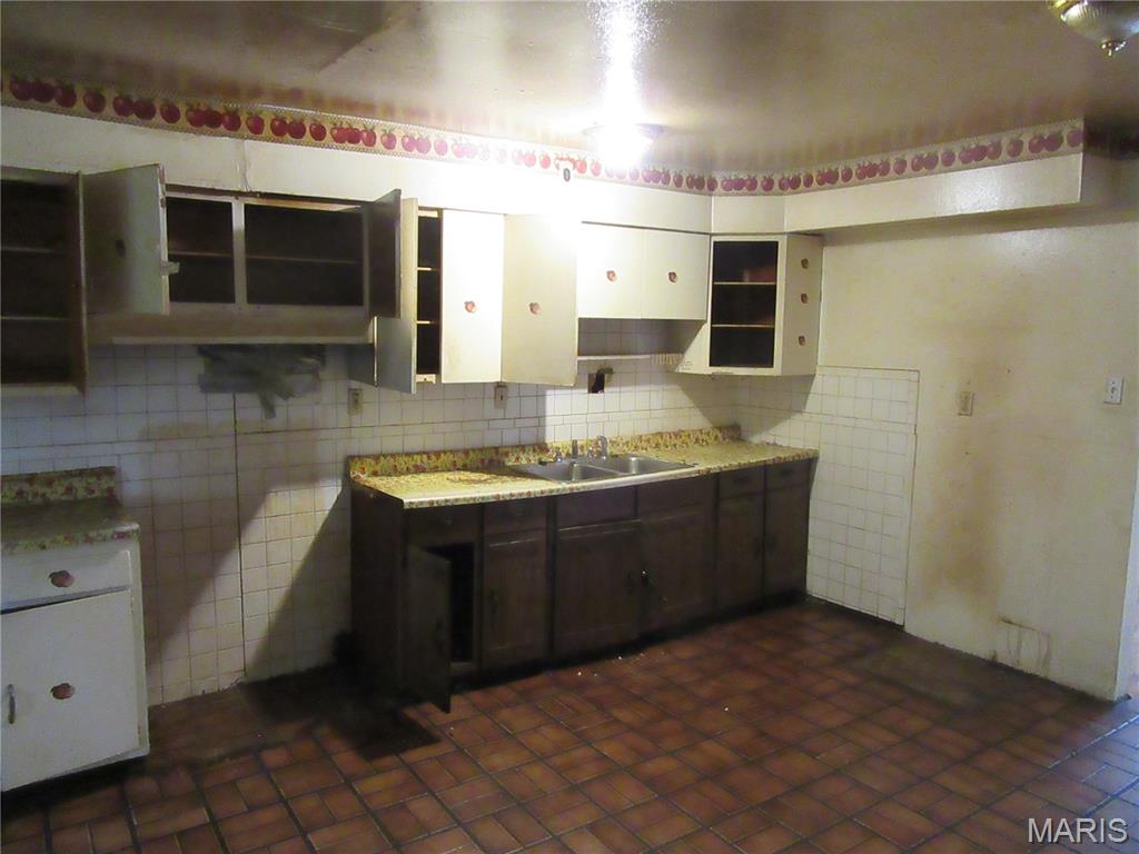 2nd image of 9028 Cranberry Ln, Saint Louis, MO 63121 | MLS# MIS26052171