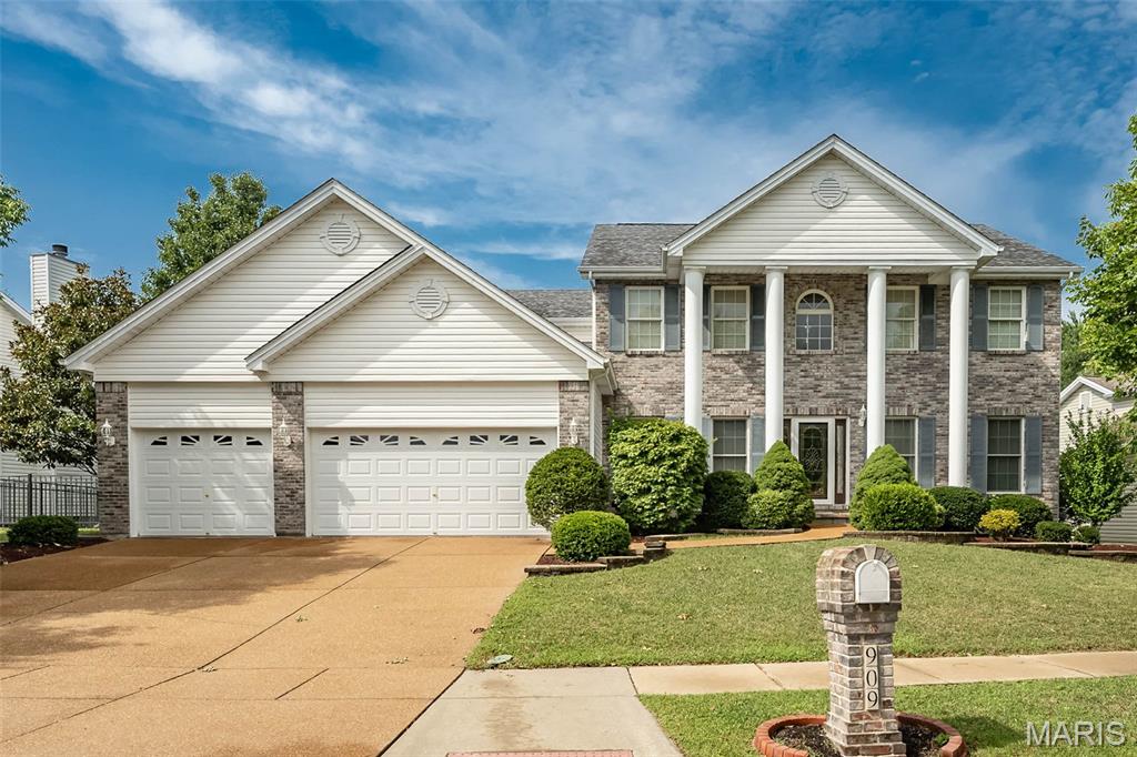 1st image of 909 Oxford Trail Dr, Saint Peters, MO 63376 | MLS# MIS26052204