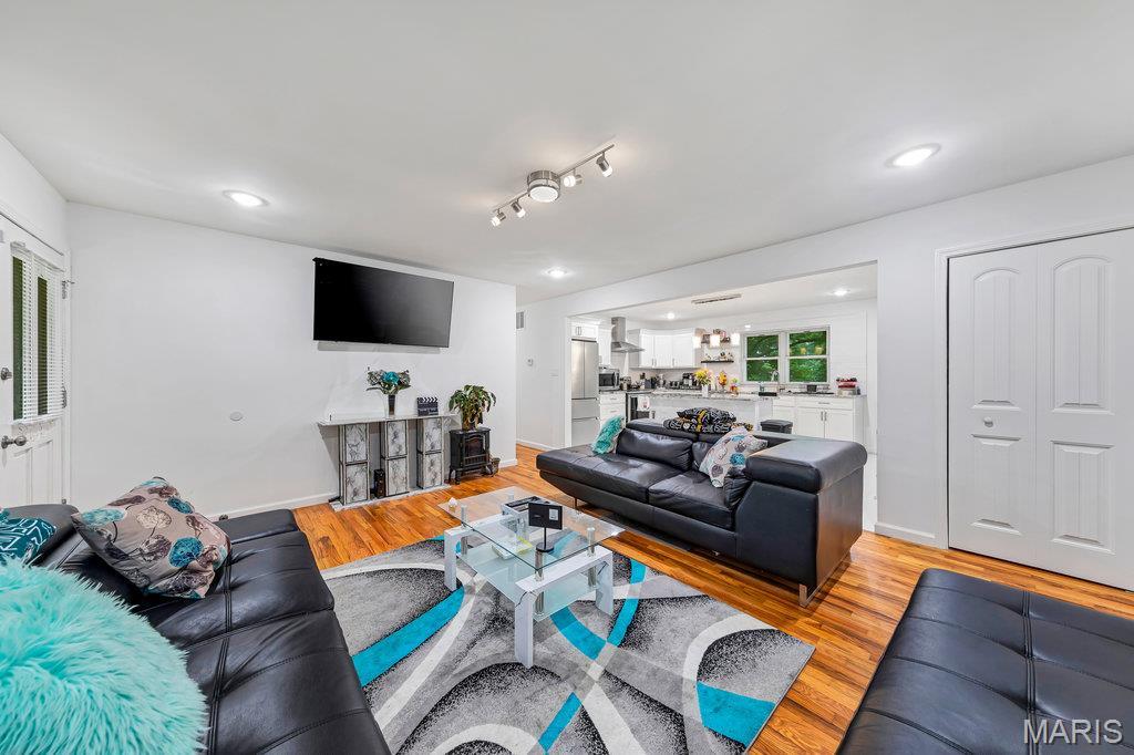 5th image of 2044 Kingsford Dr, Florissant, MO 63031 | MLS# MIS26052210