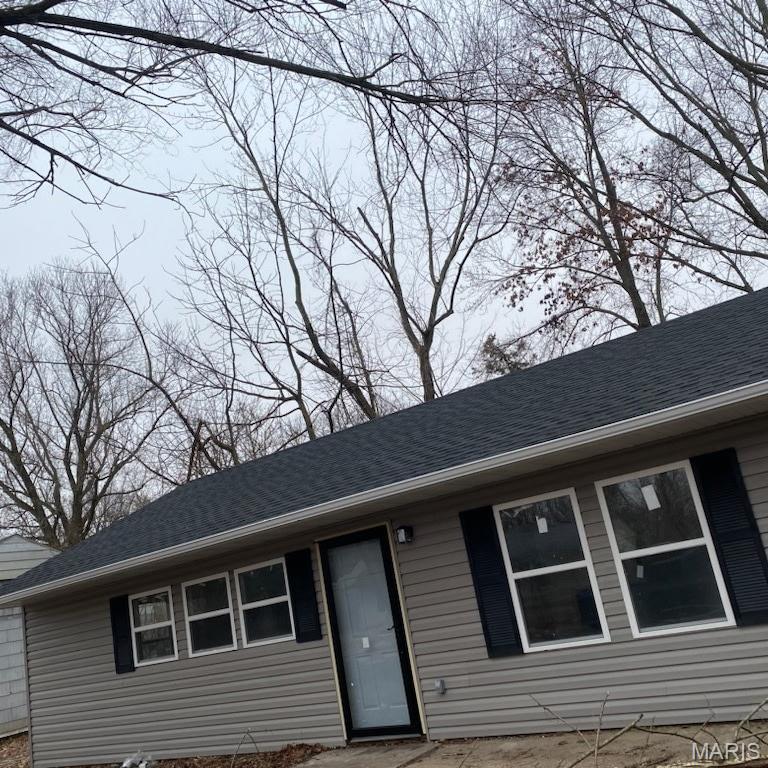 1st image of 27 Delores Dr, East Saint Louis, IL 62206 | MLS# MIS26052224