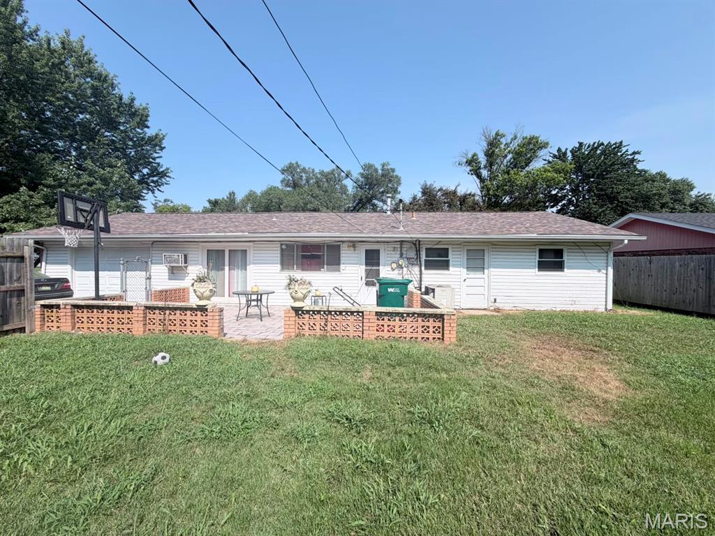4th image of 214 Donald St, East Saint Louis, IL 62206 | MLS# MIS26052271