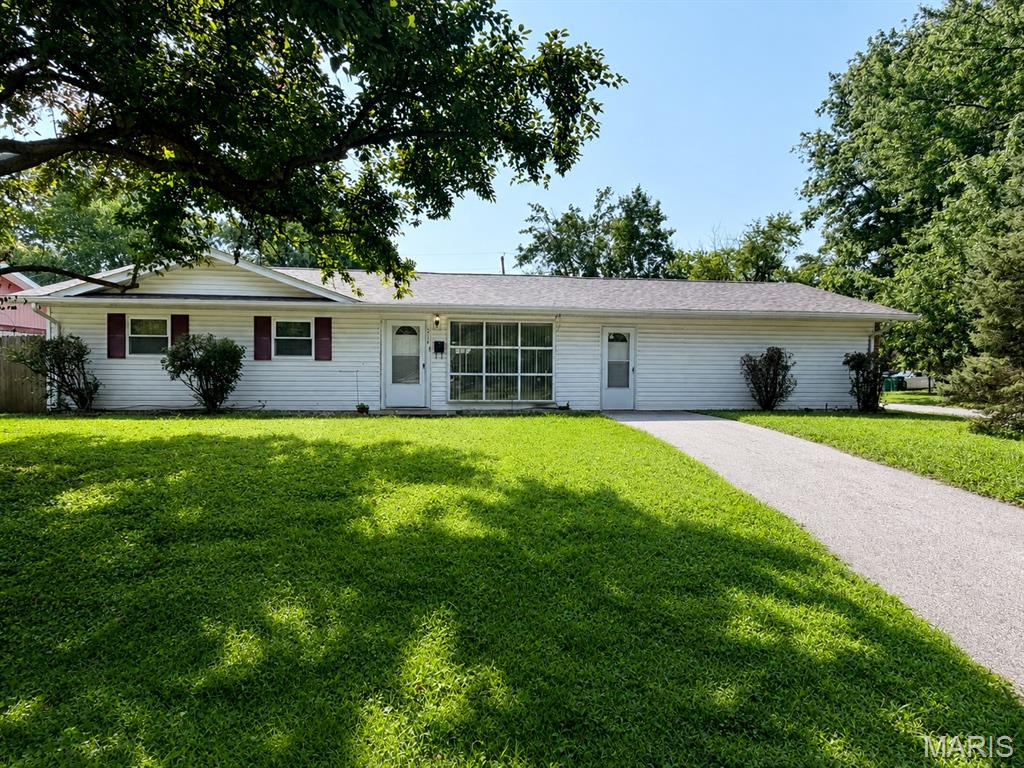 1st image of 214 Donald St, East Saint Louis, IL 62206 | MLS# MIS26052271