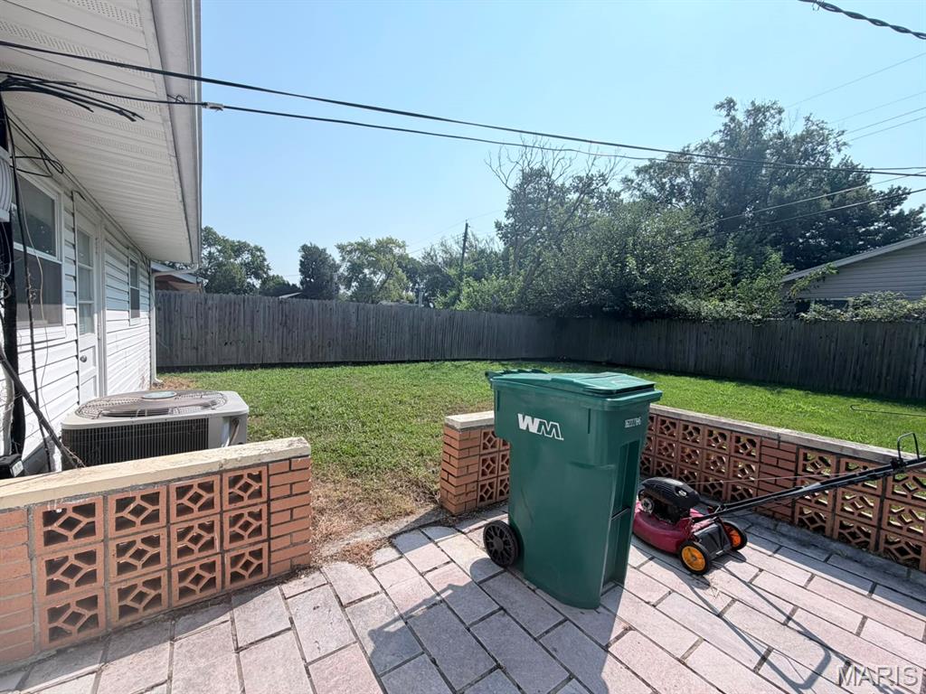 2nd image of 214 Donald St, East Saint Louis, IL 62206 | MLS# MIS26052271