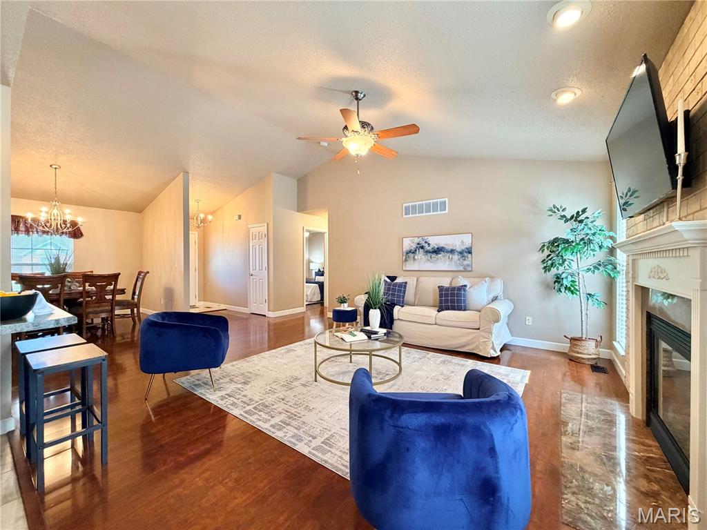 4th image of 262 Newport Dr, Aviston, IL 62216 | MLS# MIS26052284
