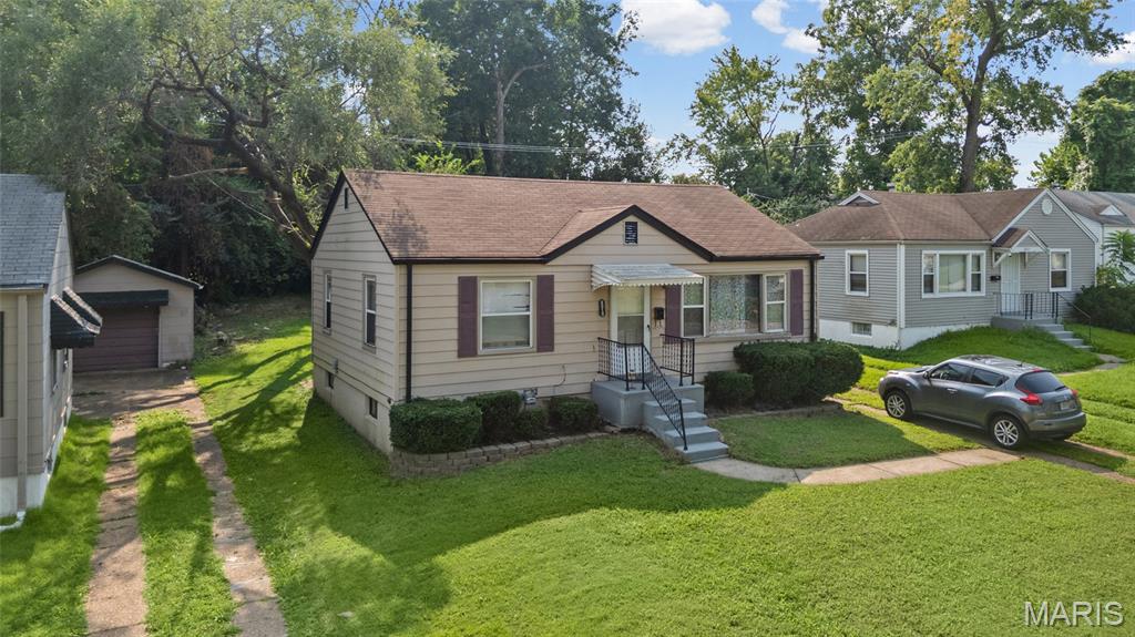 5th image of 6010 Eaton Dr, Saint Louis, MO 63134 | MLS# MIS26052327