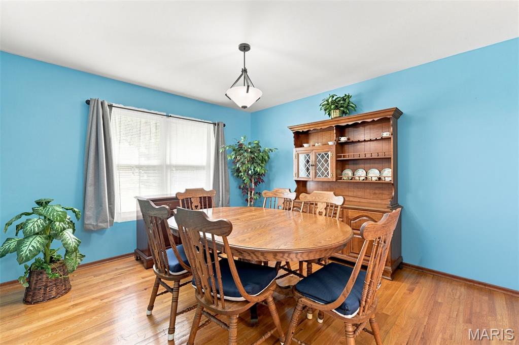 5th image of 910 Fox Hill Rd, Saint Charles, MO 63301 | MLS# MIS26052337