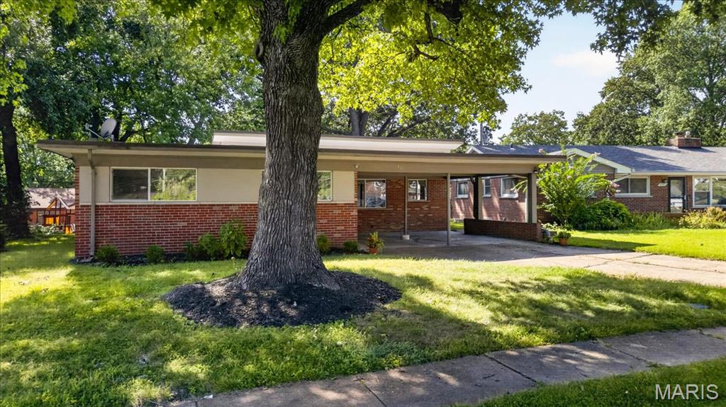 36th image of 931 Dalkeith Ln, Saint Louis, MO 63132 | MLS# MIS26052342