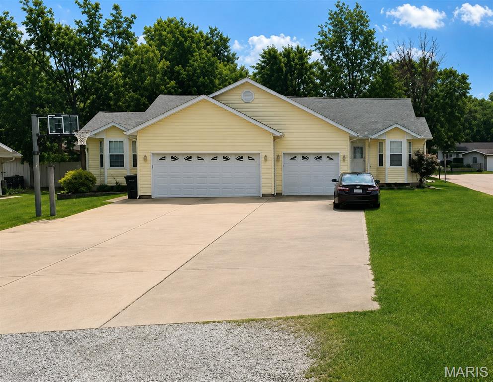 1st image of 570 E Old Us 50, Beckemeyer, IL 62219 | MLS# MIS26052347