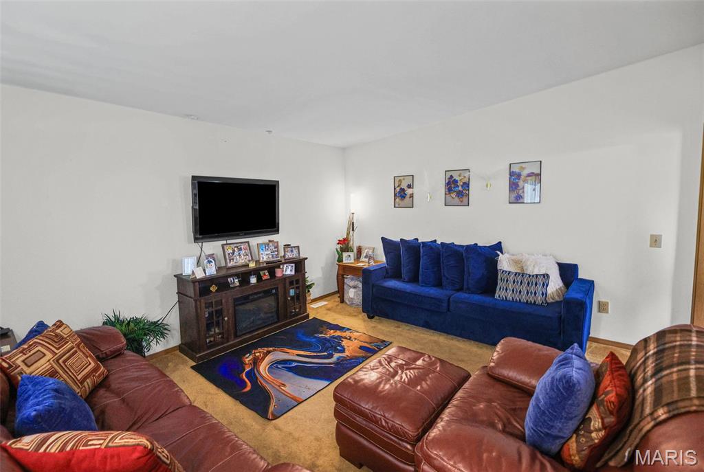4th image of 1326 Orchard St, Belleville, IL 62221 | MLS# MIS26052375