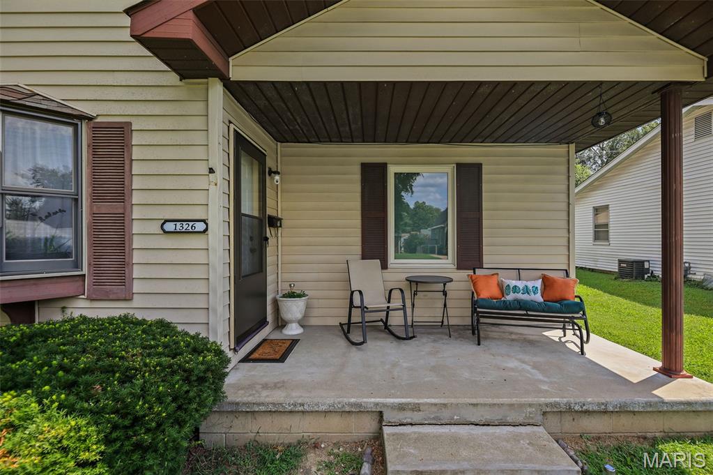 2nd image of 1326 Orchard St, Belleville, IL 62221 | MLS# MIS26052375