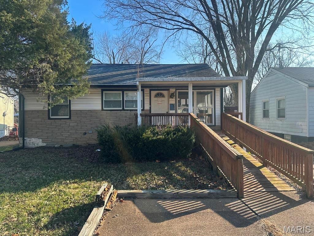 1st image of 10370 Renfrew Dr, Saint Louis, MO 63137 | MLS# MIS26052404