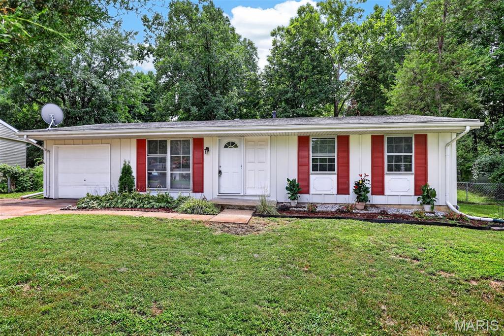1st image of 1110 Burgundy Ln, Ballwin, MO 63011 | MLS# MIS26052420