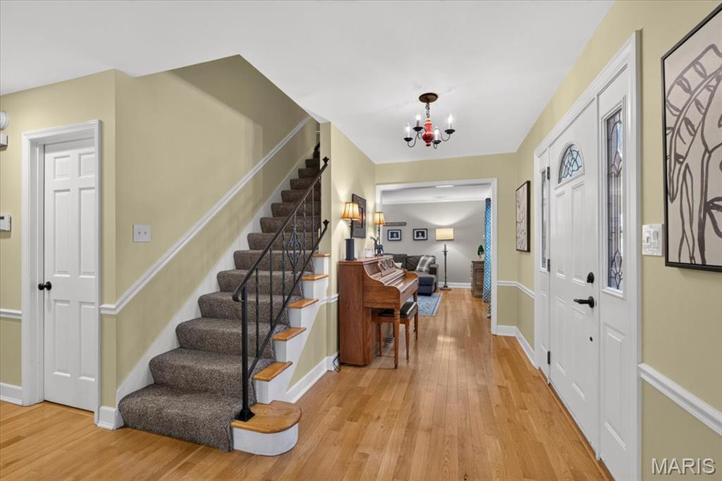 5th image of 631 Golfview Dr, Ballwin, MO 63011 | MLS# MIS26052450