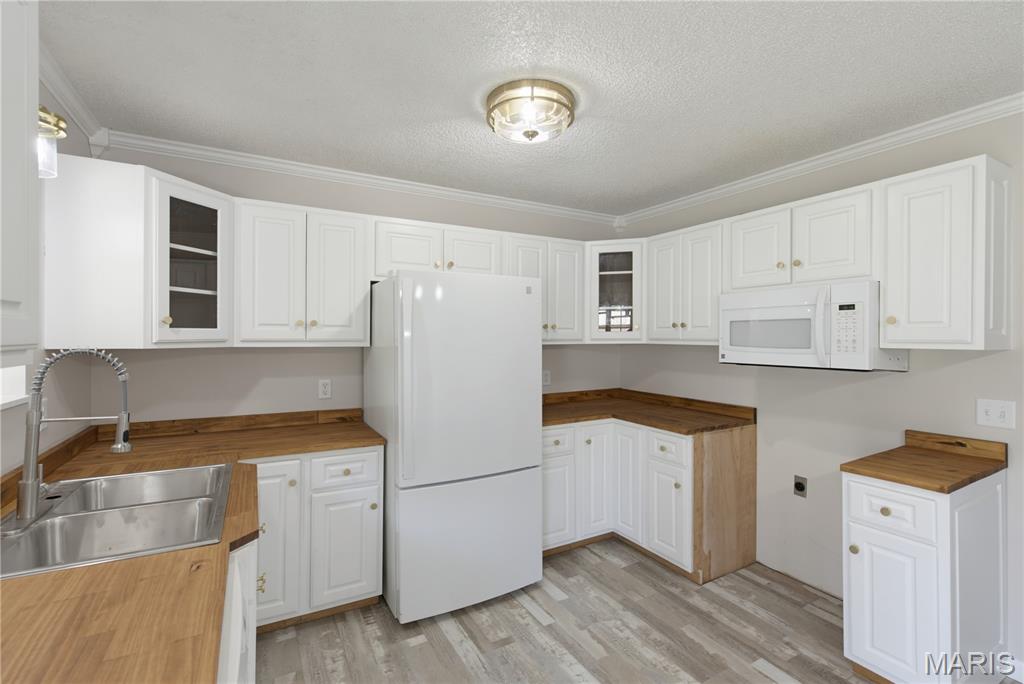 2nd image of 74 Kathy Ln, Poplar Bluff, MO 63901 | MLS# MIS26052466