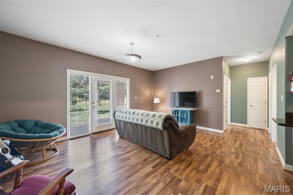 5th image of 885 Forest Ave, Valley Park, MO 63088
