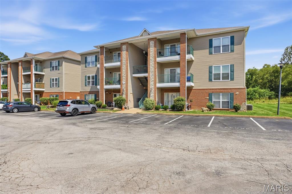 2nd image of 885 Forest Ave, Valley Park, MO 63088