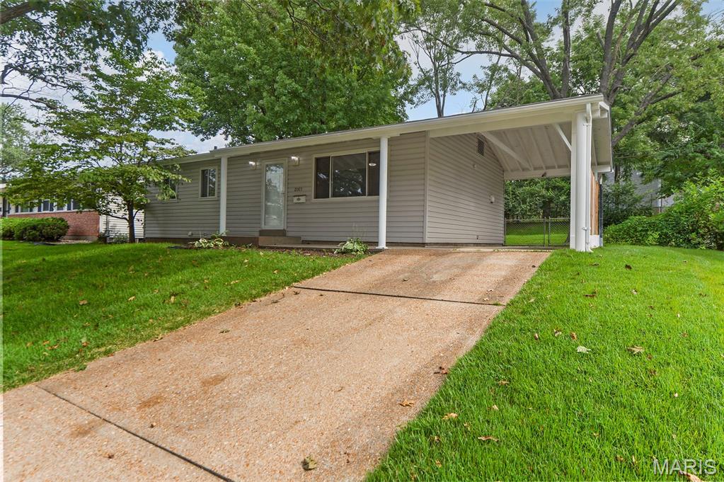 2nd image of 2065 Tahoe Dr, Florissant, MO 63031 | MLS# MIS26052551