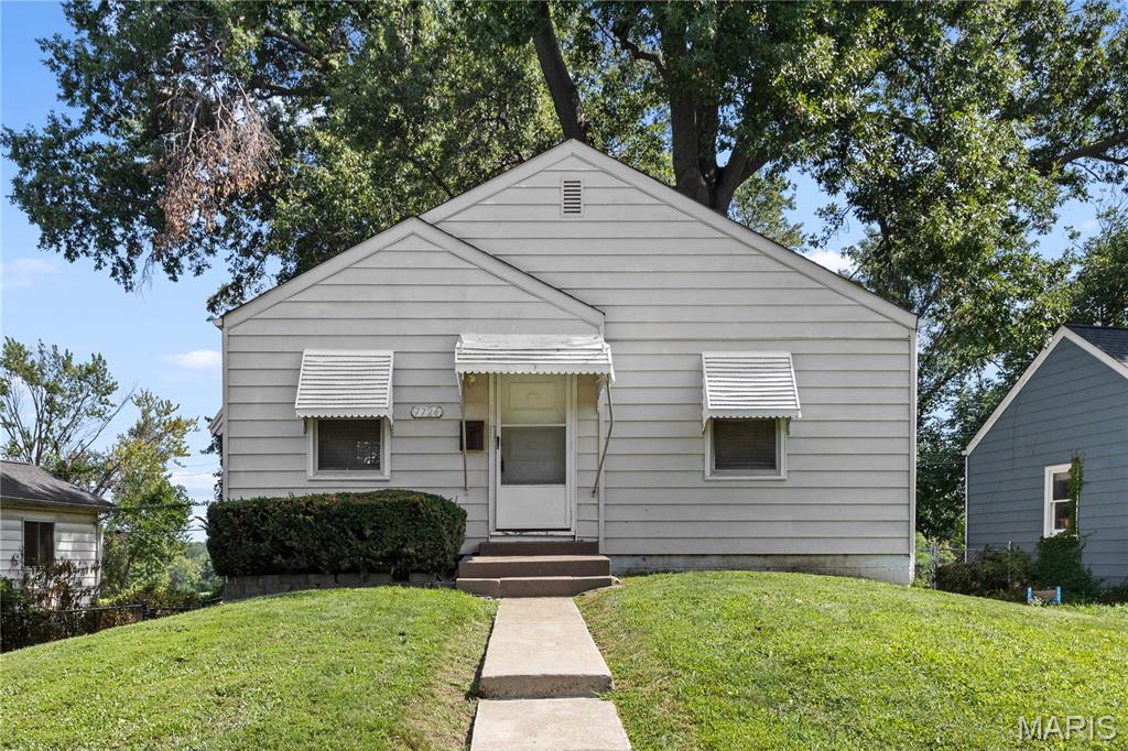 1st image of 7724 Horatio Dr, Saint Louis, MO 63121 | MLS# MIS26052561
