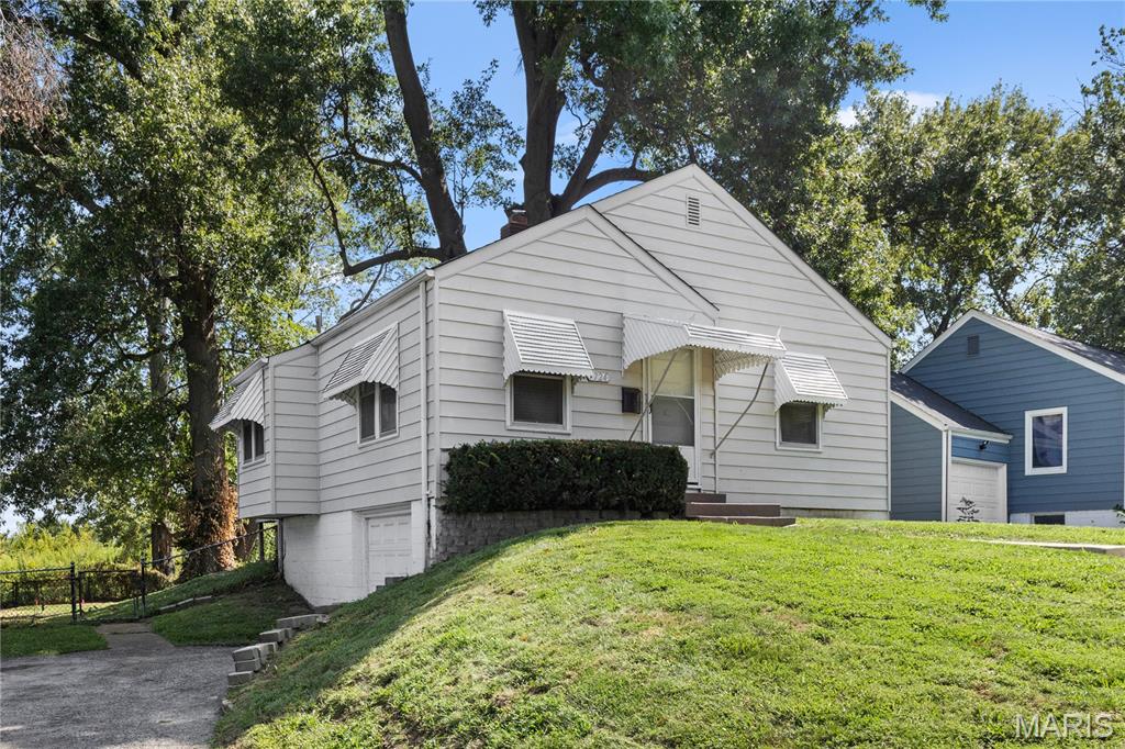 2nd image of 7724 Horatio Dr, Saint Louis, MO 63121 | MLS# MIS26052561