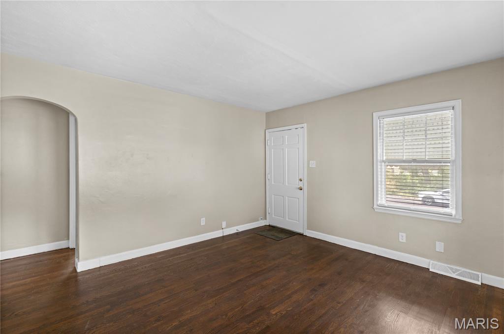 4th image of 7724 Horatio Dr, Saint Louis, MO 63121 | MLS# MIS26052561