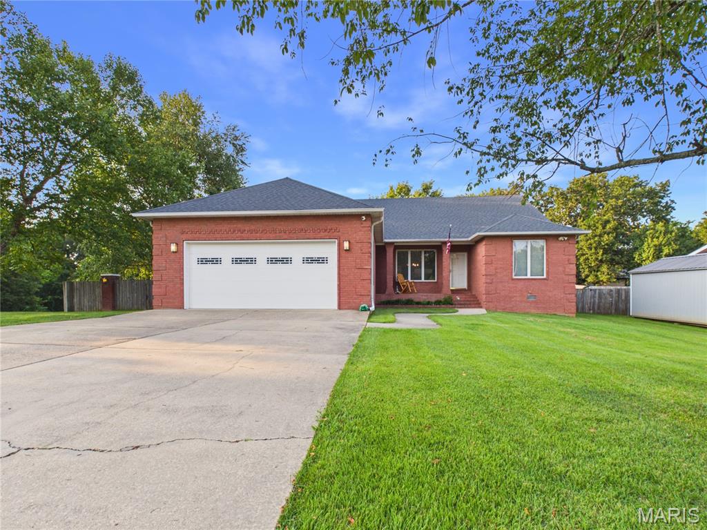 2nd image of 3001 Charlton Ln, Poplar Bluff, MO 63901 | MLS# MIS26052589