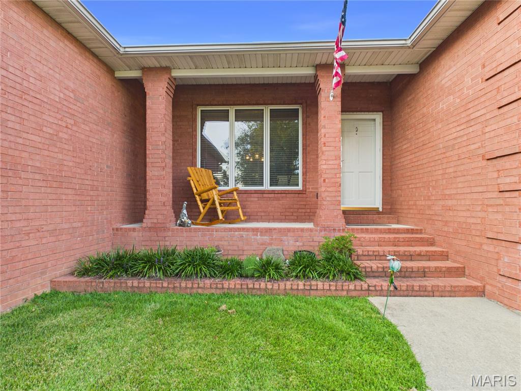 3rd image of 3001 Charlton Ln, Poplar Bluff, MO 63901 | MLS# MIS26052589