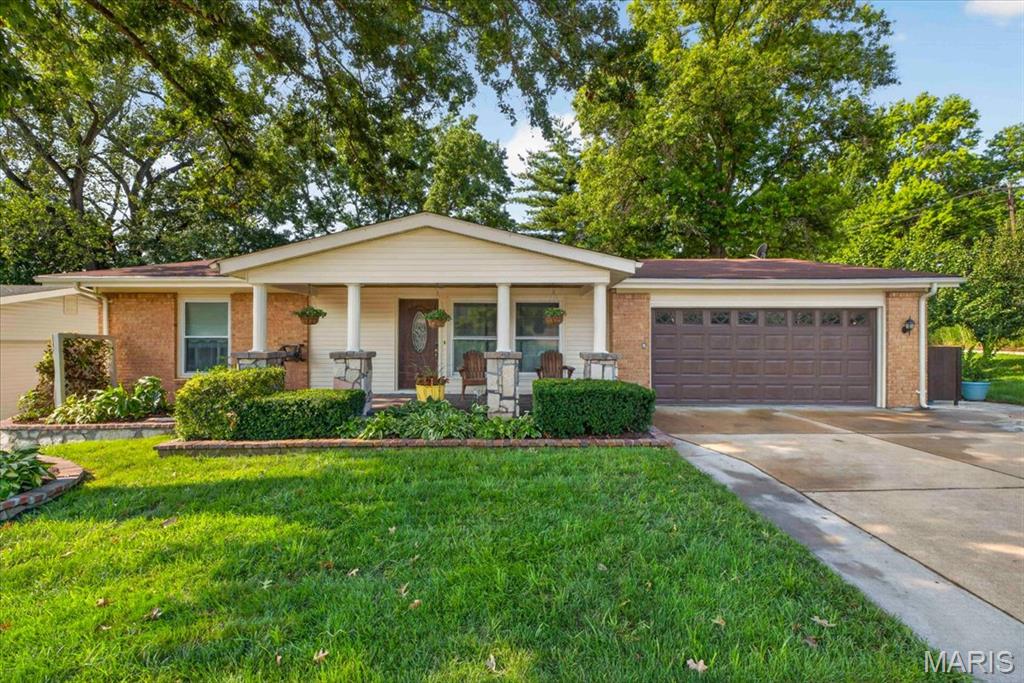 1st image of 4482 Dantonaire Pl, Saint Louis, MO 63128 | MLS# MIS26052655